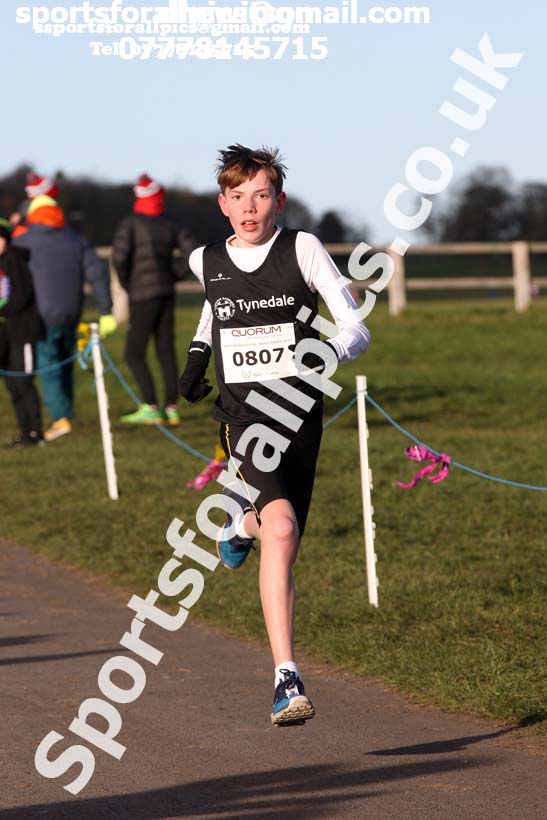 Boys and girls under-13s Heaton Harriers Memorial Road Races, Newcastle. Photo:  David T. Hewitson/Sports for All Pics